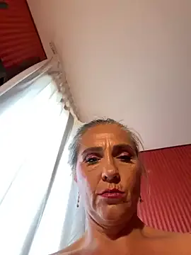 Bella – webcam model profile photo Image 6