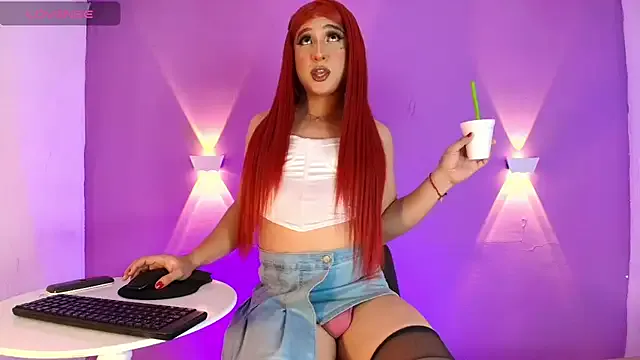 Dolce – webcam model profile photo Image 14