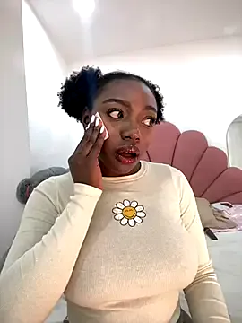 CristinaRous – webcam model profile photo Image 12