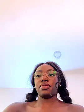 CristinaRous – webcam model profile photo Image 7