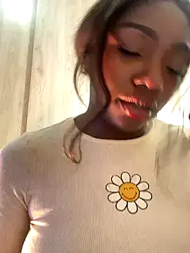 CristinaRous – webcam model profile photo Image 9