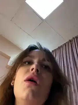 PollyElfi – webcam model profile photo Image 3