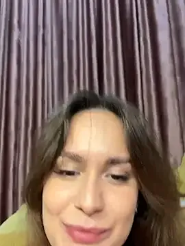 PollyElfi – webcam model profile photo Image 4