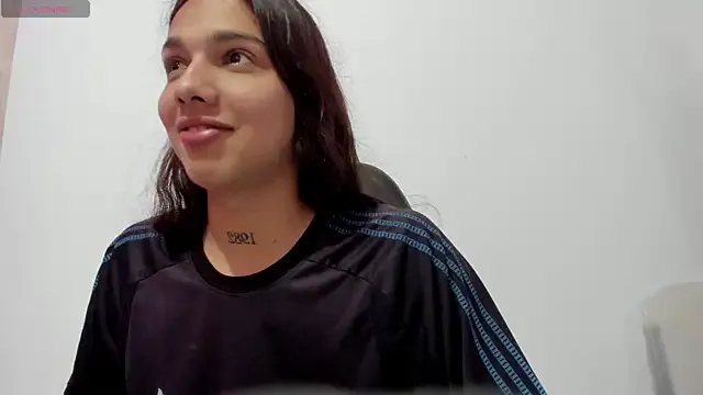 cutesoma2 – webcam model profile photo Image 2