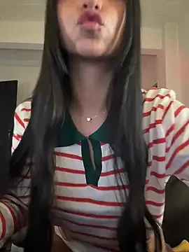 MelinaLuviani – webcam model profile photo Image 7