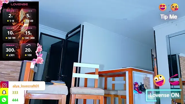 MollyBoston – webcam model profile photo Image 10