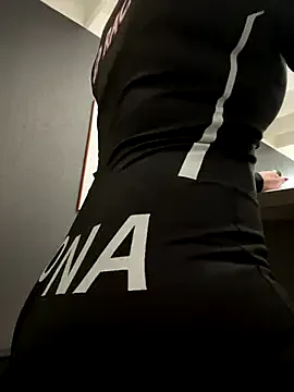 Lara-CumKitten – webcam model profile photo Image 18