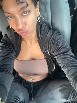 helenamoeller – webcam model profile photo Image 19