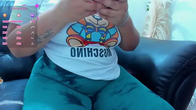 Dolce – webcam model profile photo Image 13