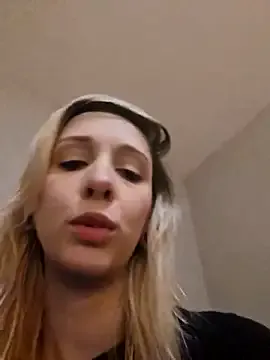 MarylinGlory – webcam model profile photo Image 2