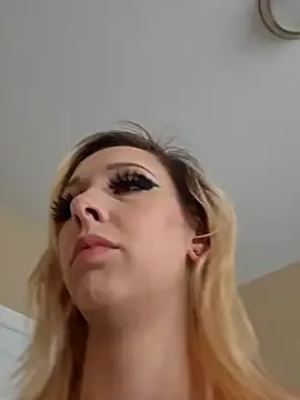 MarylinGlory – webcam model profile photo Image 6