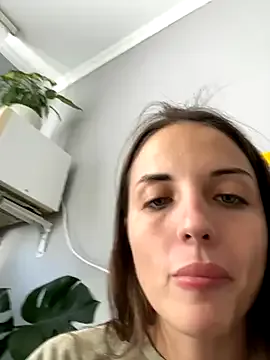 AdeleWood – webcam model profile photo Image 14