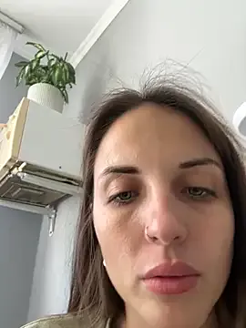 AdeleWood – webcam model profile photo Image 18