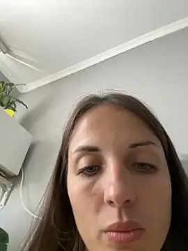 AdeleWood – webcam model profile photo Image 6