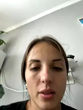 AdeleWood – webcam model profile photo Image 8