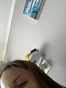 AdeleWood – webcam model profile photo Image 9