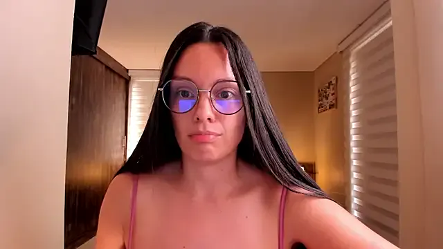 hot_wife_35 – webcam model profile photo Image 8