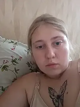 MelinaLuviani – webcam model profile photo Image 16