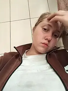 MelinaLuviani – webcam model profile photo Image 2