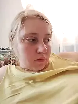 MelinaLuviani – webcam model profile photo Image 8