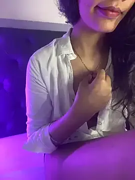 MiraKova – webcam model profile photo Image 11