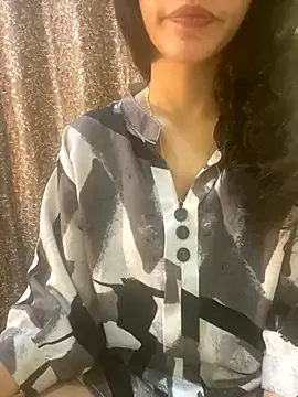 MiraKova – webcam model profile photo Image 19