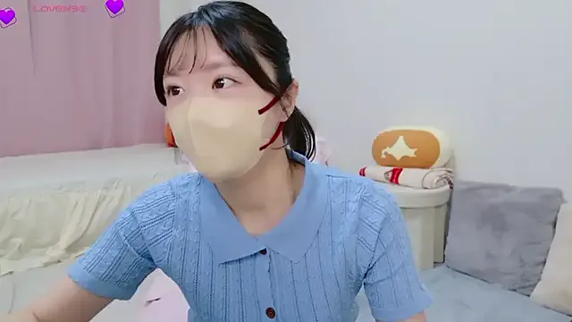 Dolce – webcam model profile photo Image 10