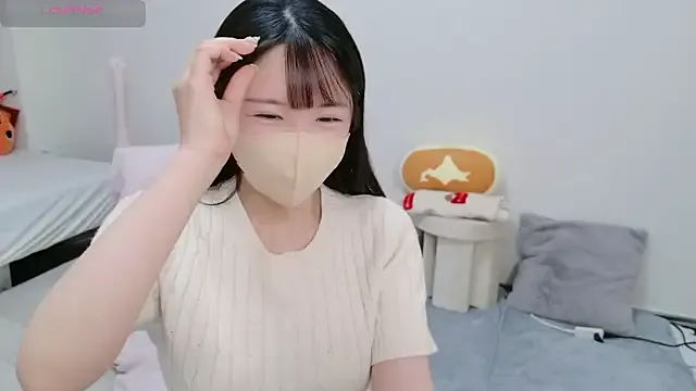 Dolce – webcam model profile photo Image 4