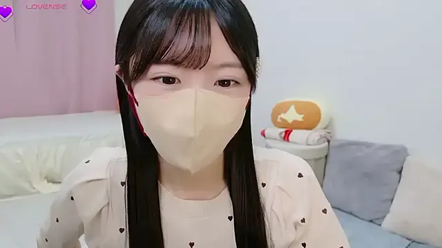 Dolce – webcam model profile photo Image 9