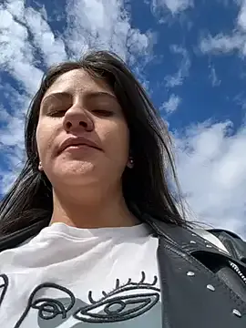 EmiBrow – webcam model profile photo Image 10