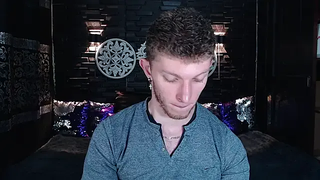 Dolce – webcam model profile photo Image 14