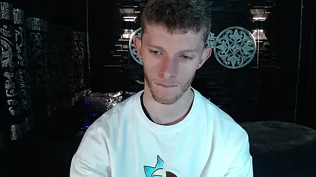 Dolce – webcam model profile photo Image 9