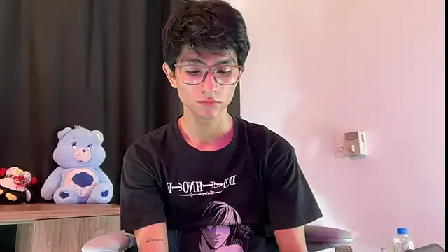 Carine – webcam model profile photo Image 4