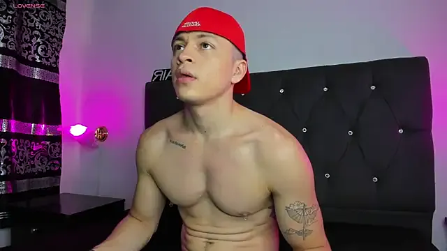 shiny-lily – webcam model profile photo Image 7