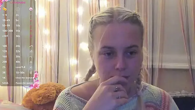 riko_oxo – webcam model profile photo Image 11