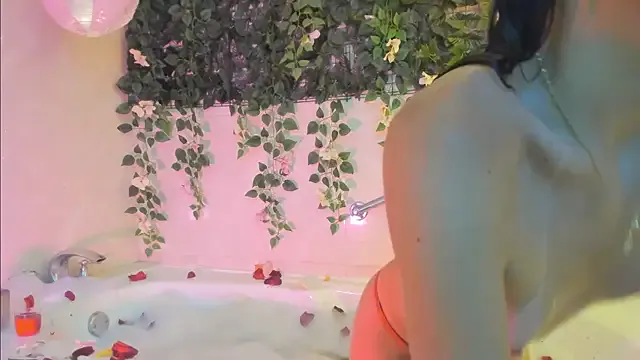 Adel9 – webcam model profile photo Image 15