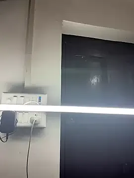 LizBentley – webcam model profile photo Image 9