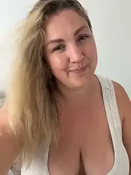 LilaSolace – webcam model profile photo Image 16