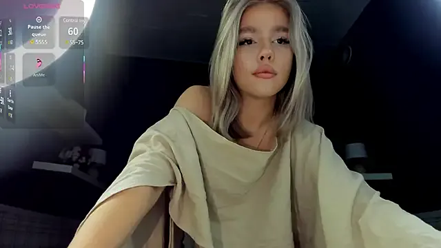 Ariana__ – webcam model profile photo Image 2