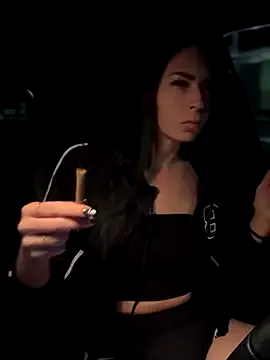 Carine – webcam model profile photo Image 18