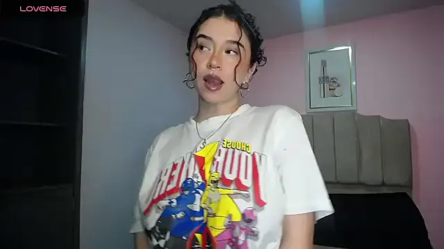 nicole_98 – webcam model profile photo Image 12