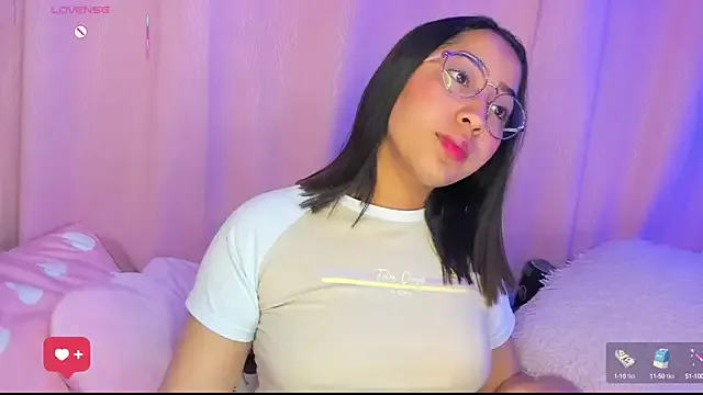 Scarlett – webcam model profile photo Image 13