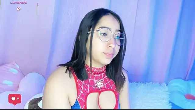 Scarlett – webcam model profile photo Image 2