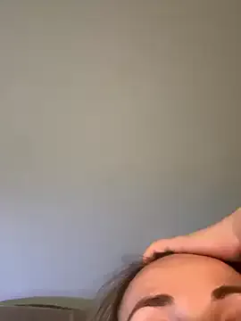 MiraKova – webcam model profile photo Image 15