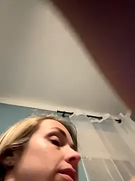 MiraKova – webcam model profile photo Image 19