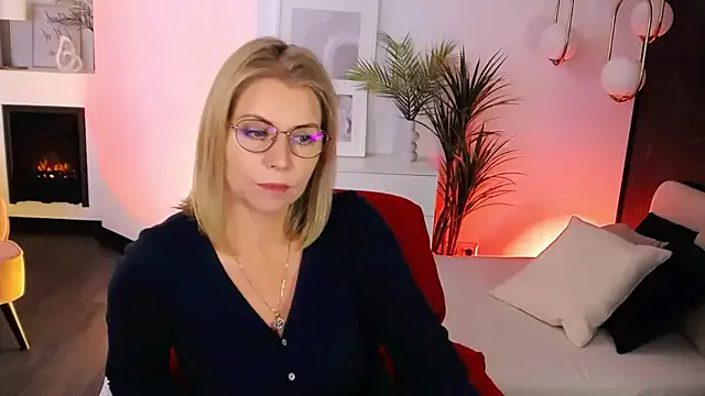 EvanyaRose – webcam model profile photo Image 17