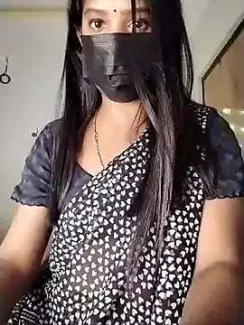 AishaHart – webcam model profile photo Image 14