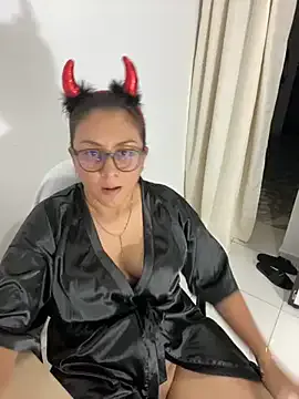 AdrianaAndrade – webcam model profile photo Image 15