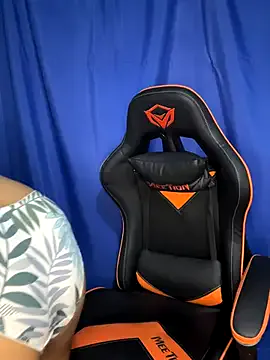 LeyahSummer – webcam model profile photo Image 18