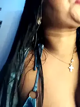 LizBentley – webcam model profile photo Image 10